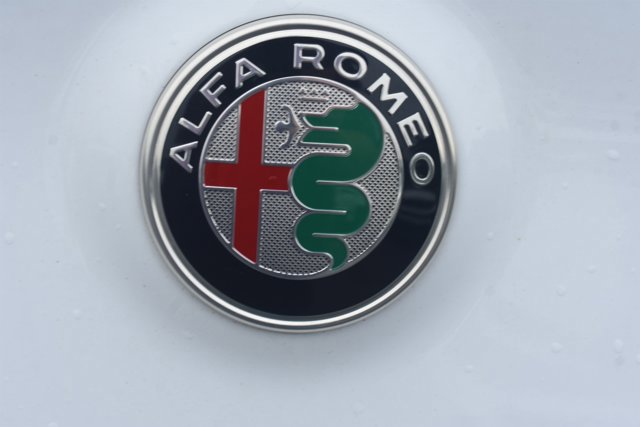 Used 2023 Alfa Romeo Stelvio Sprint RWD image 5