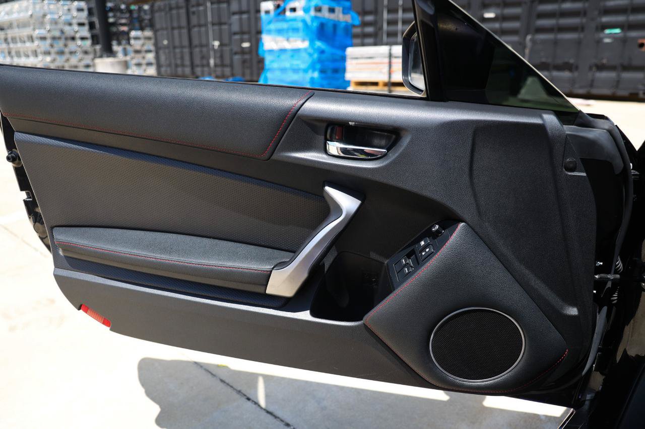 Used 2015 Scion FR-S RWD image 39