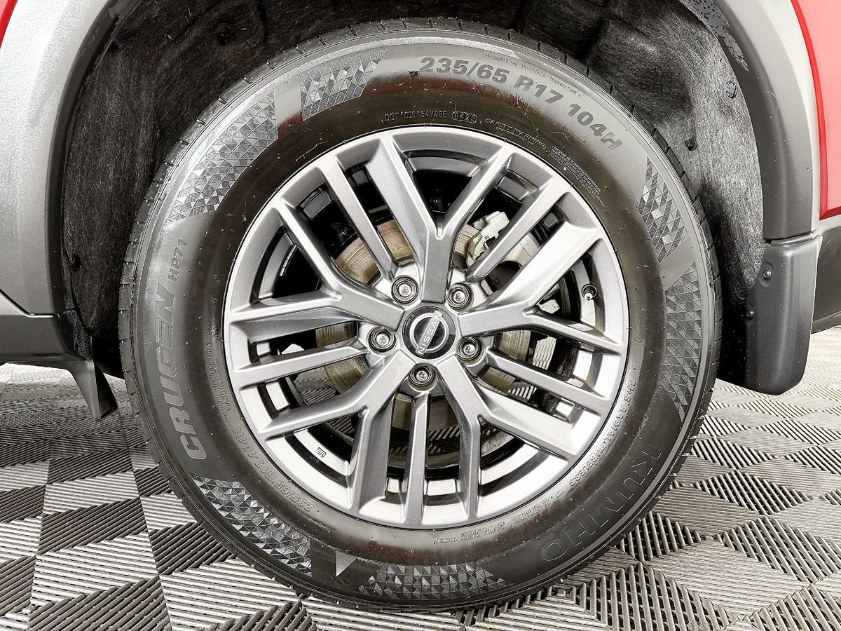 Used 2023 Nissan Rogue S AWD/4WD image 25