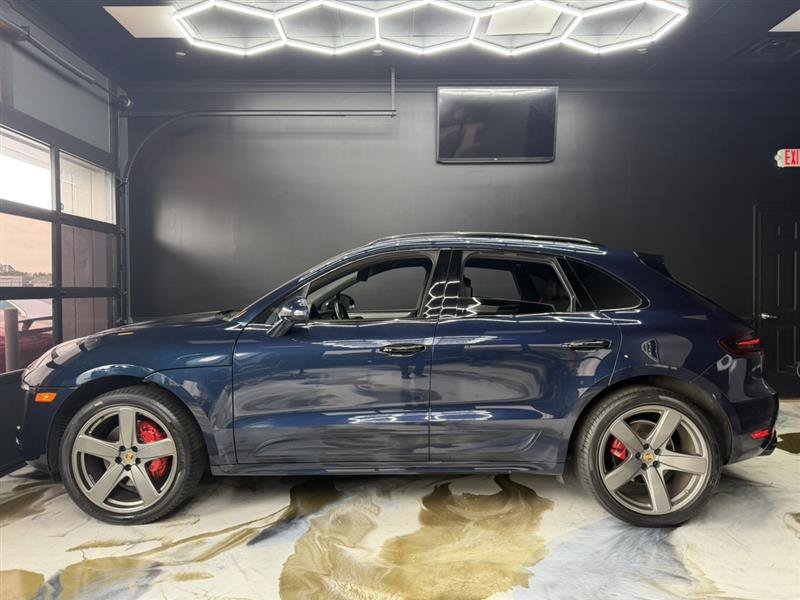 Used 2018 Porsche Macan GTS AWD/4WD image 4