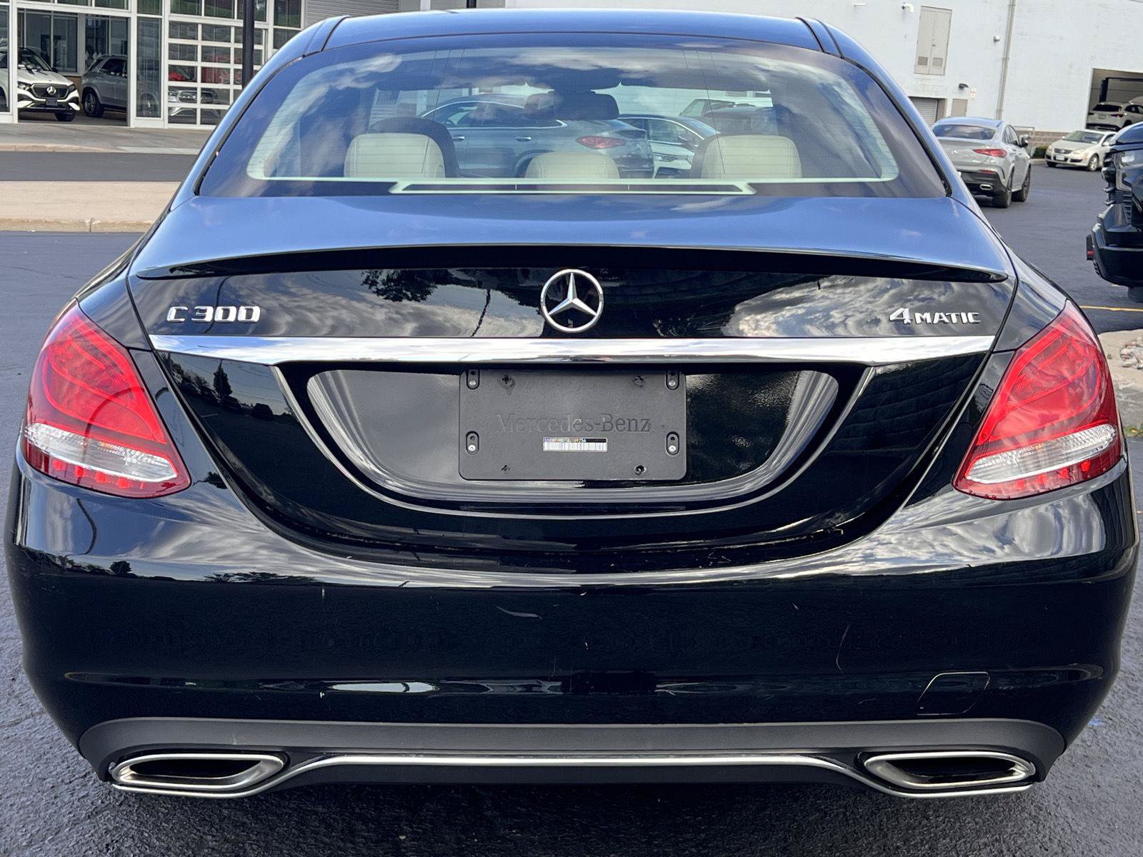 Used 2016 Mercedes-Benz C 300 4MATIC Sedan image 4