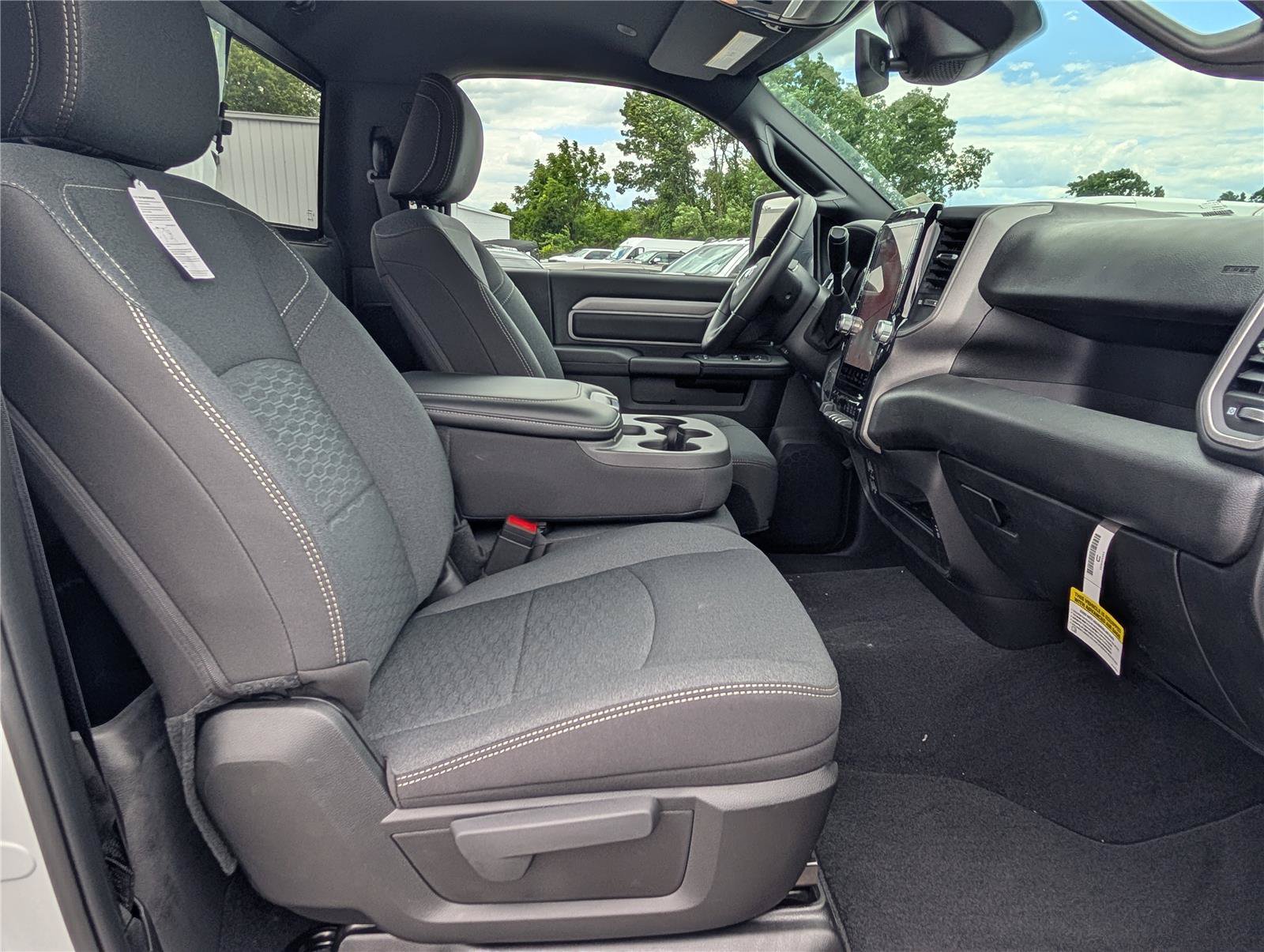 New 2026 RAM 3500 Tradesman AWD/4WD image 7