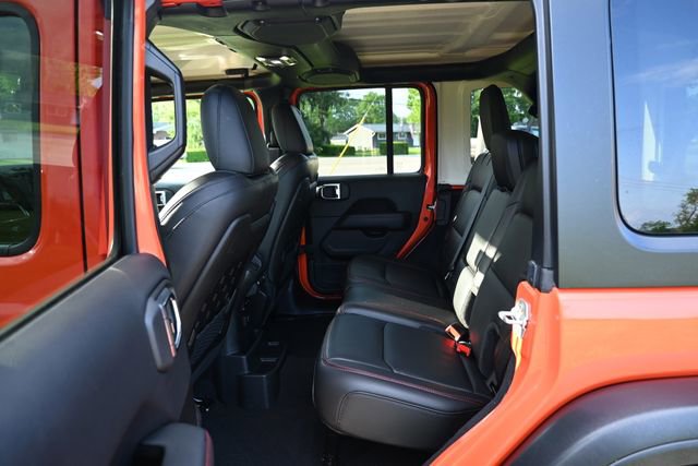 Used 2023 Jeep Wrangler Unlimited Rubicon w/ Cold Weather Group AWD/4WD image 24