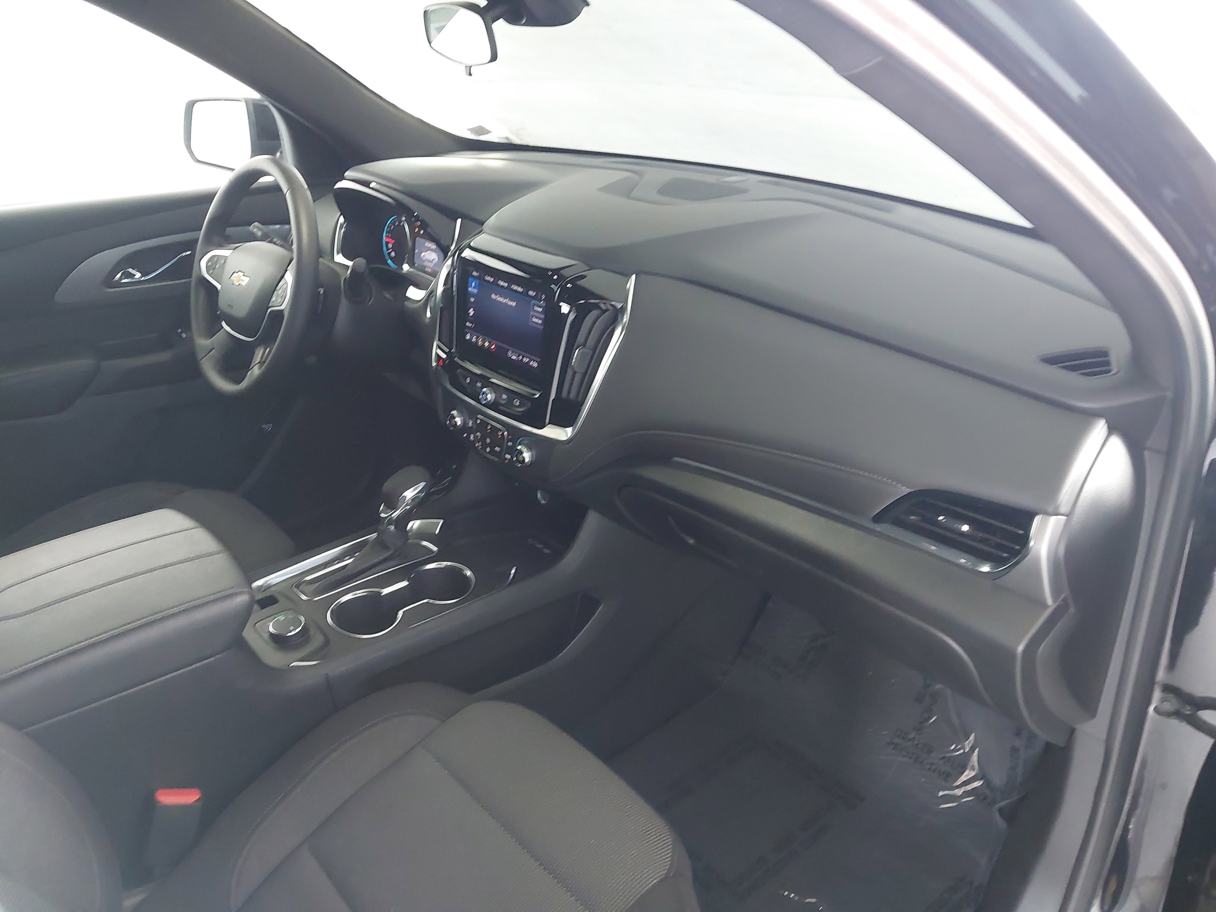 Used 2023 Chevrolet Traverse LT image 29