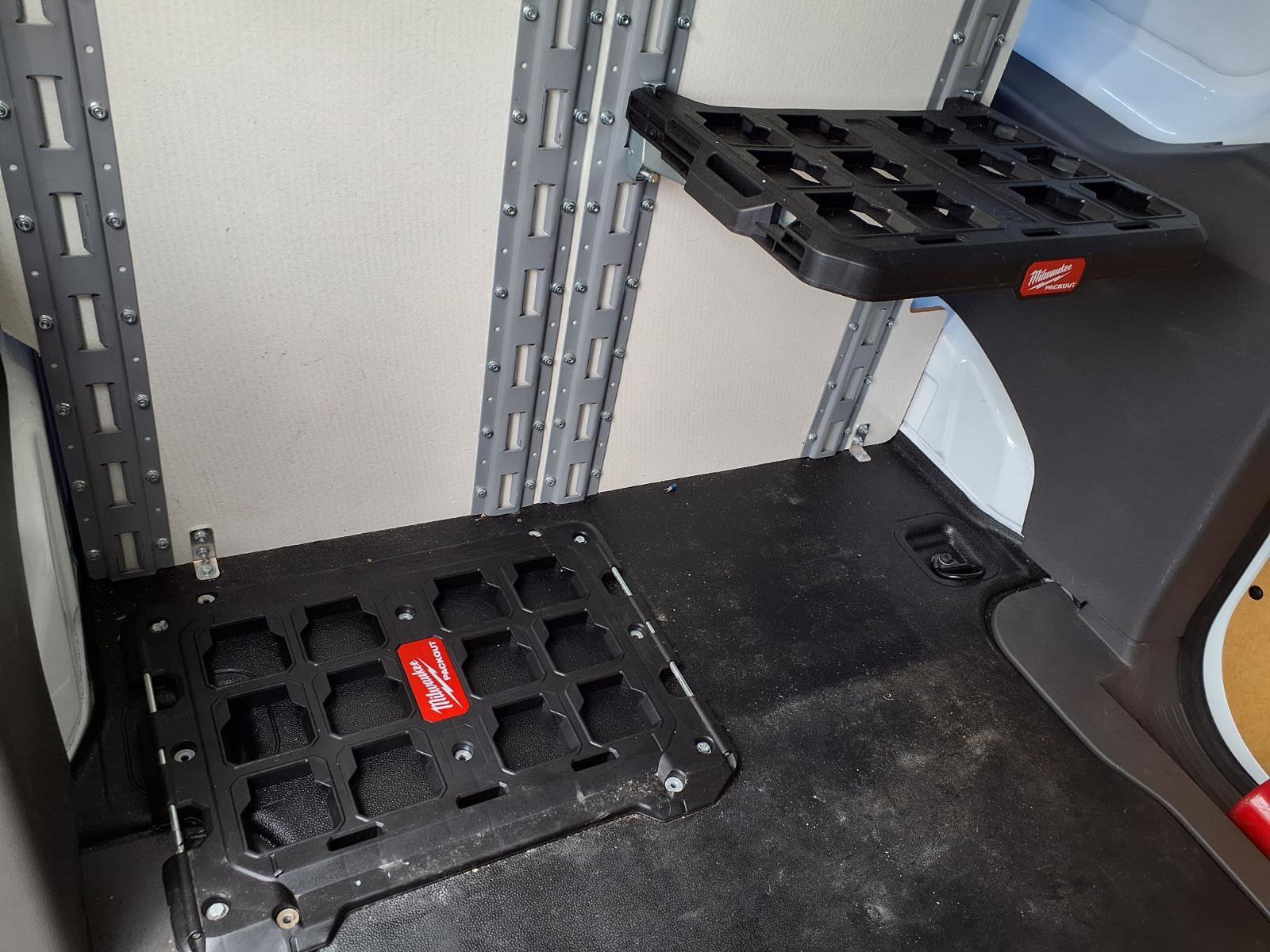 Used 2023 Ford Transit Connect XL image 4