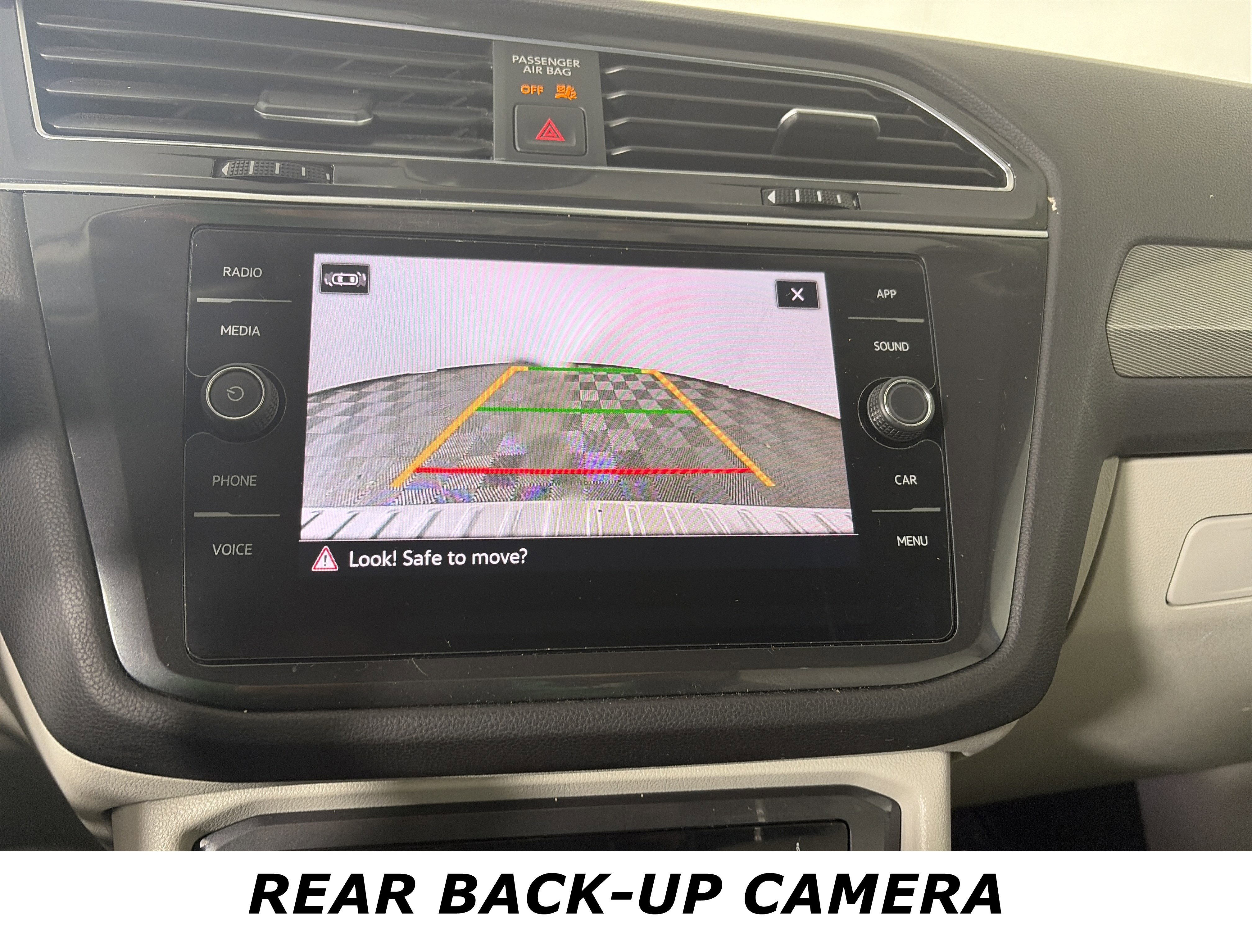 Used 2022 Volkswagen Tiguan SE image 5