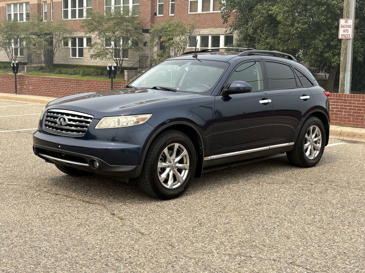 Used 2008 INFINITI FX35 AWD w/ Technology Pkg image 3
