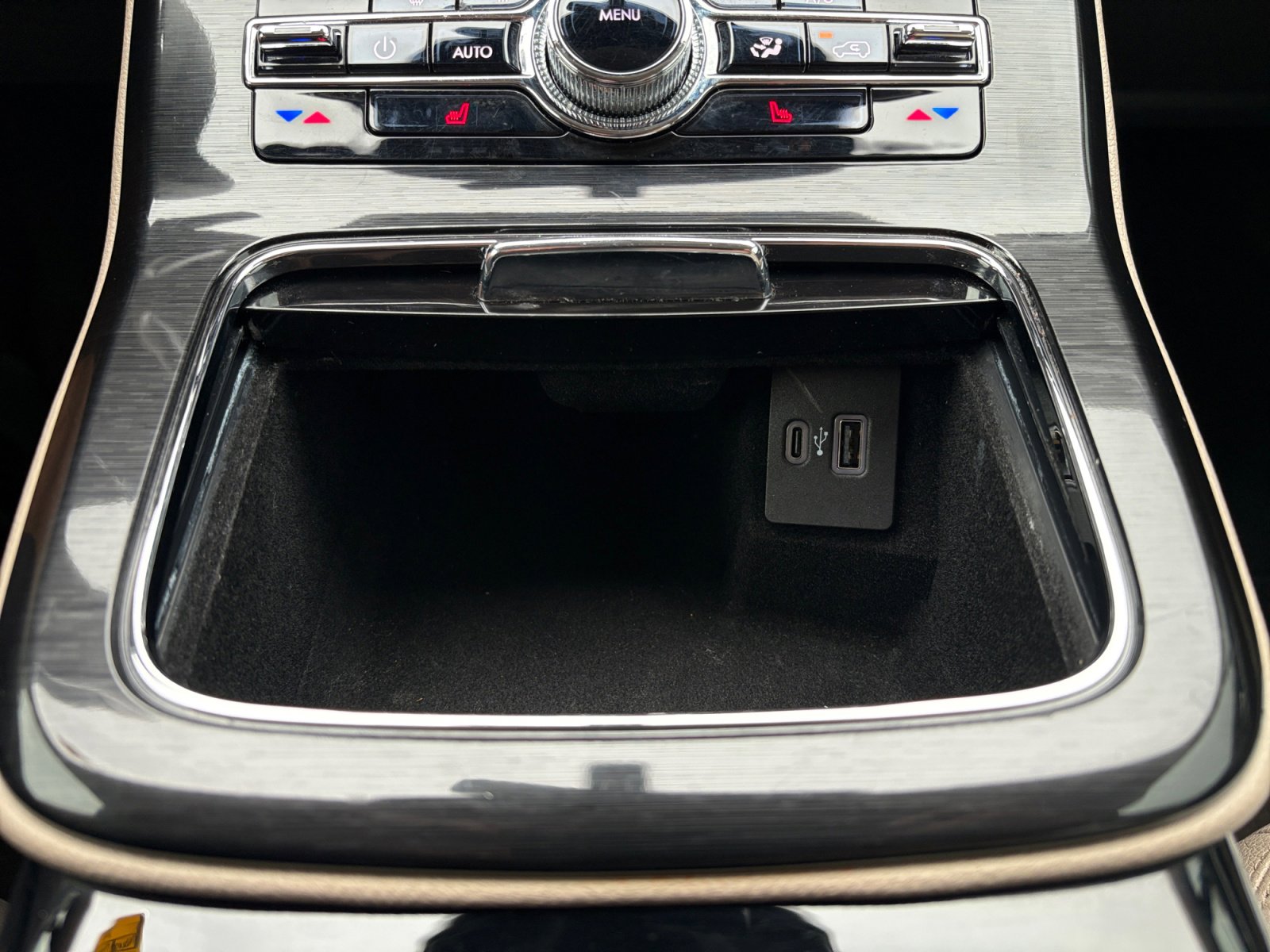 Used 2023 Lincoln Nautilus AWD w/ Premium Package image 19