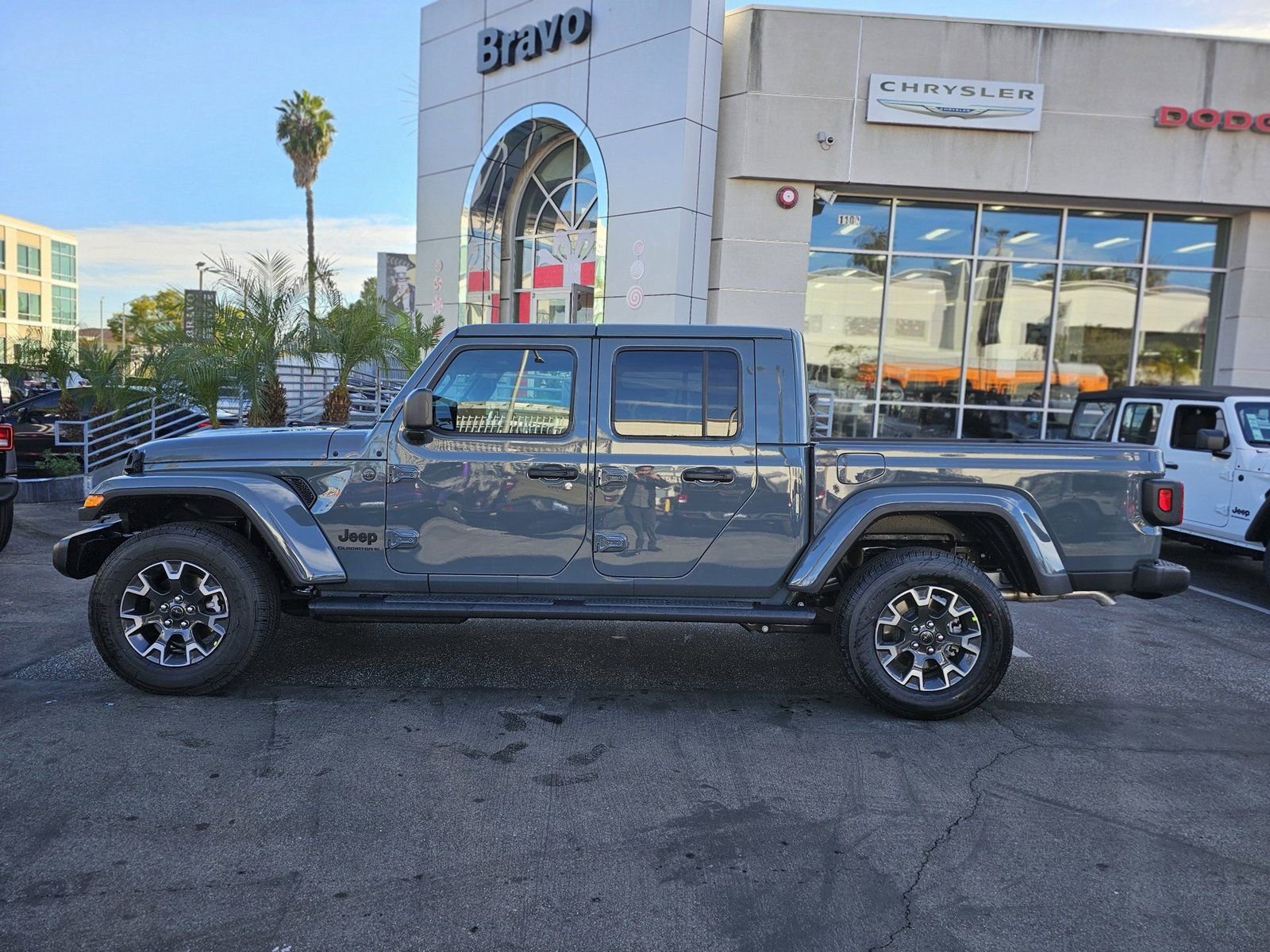 New 2026 Jeep Gladiator Sahara AWD/4WD image 3