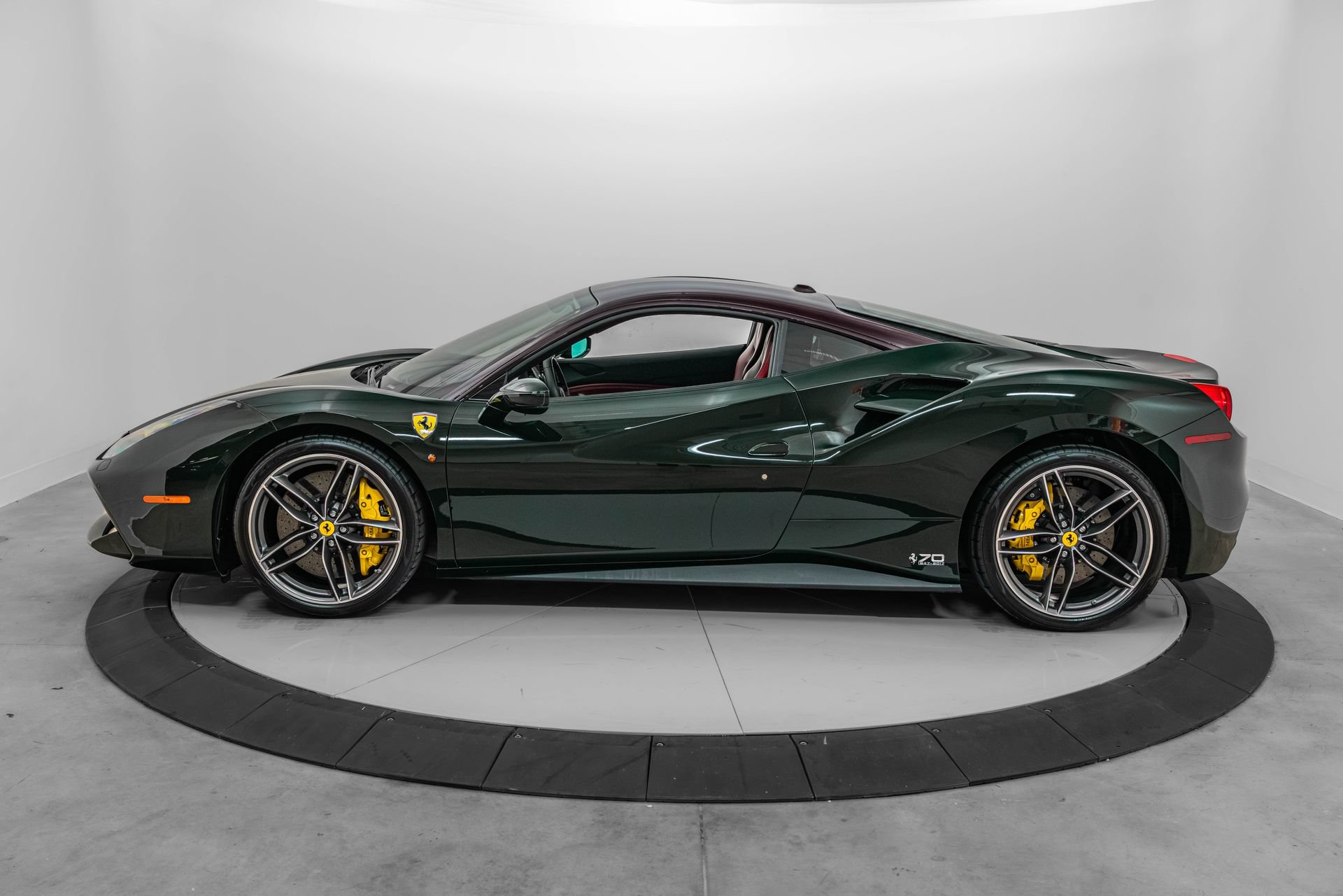 Certified 2018 Ferrari 488 GTB RWD image 3