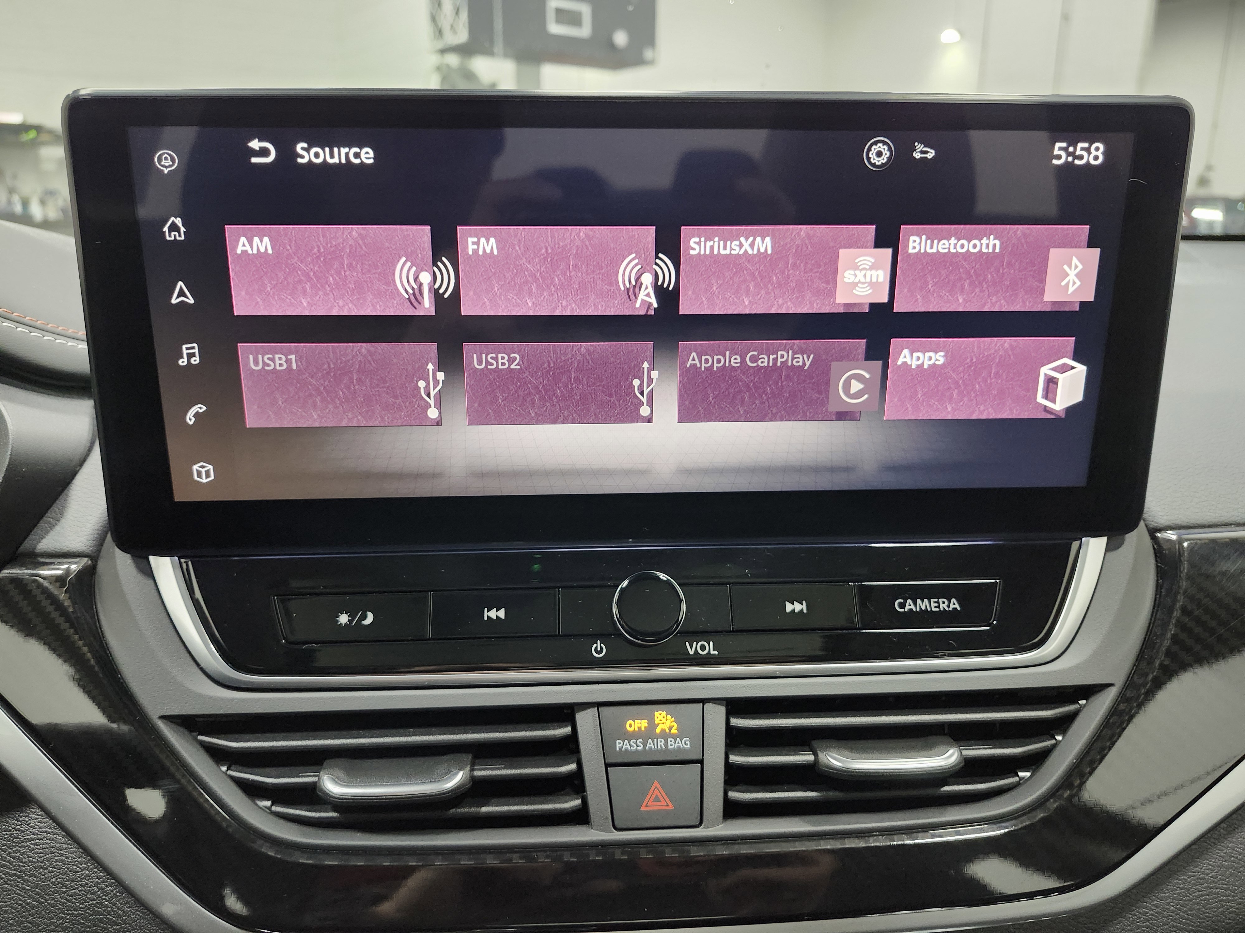 Used 2023 Nissan Altima 2.5 SR w/ SR Premium Package image 7