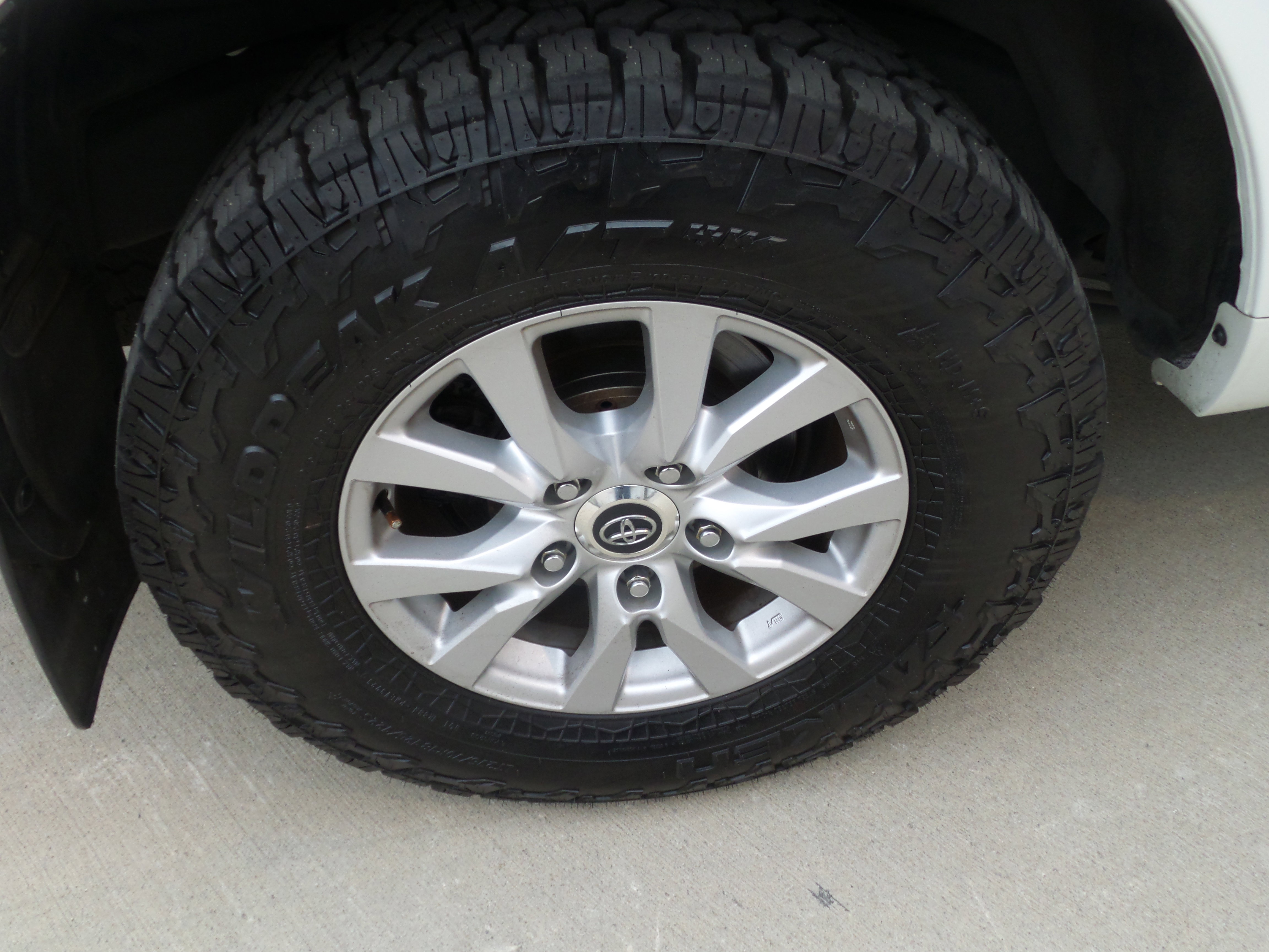 Used 2013 Toyota Land Cruiser image 8