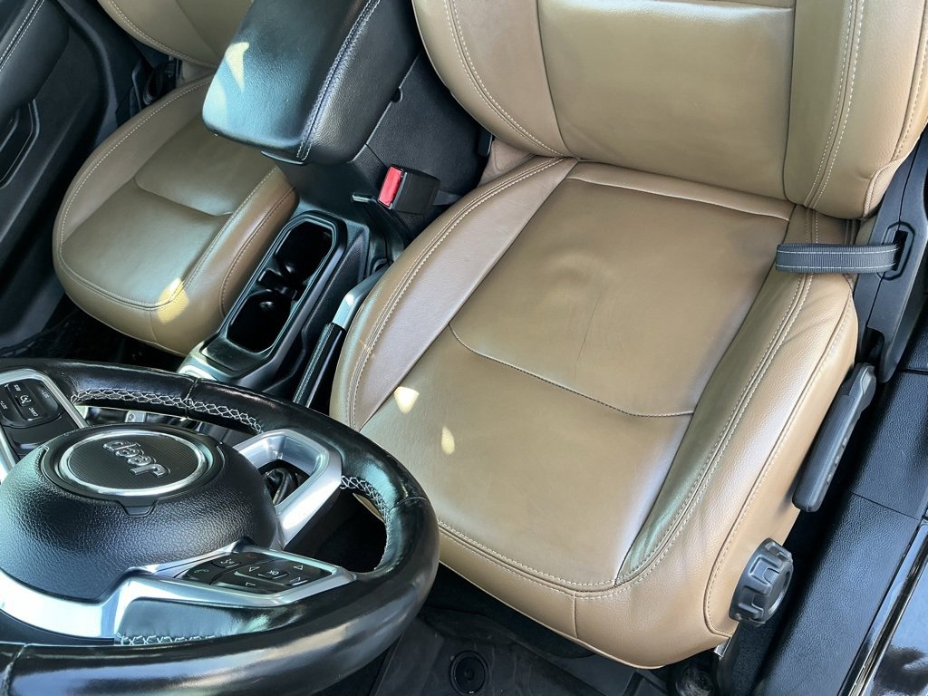 Used 2022 Jeep Gladiator Rubicon w/ Cold Weather Group image 37