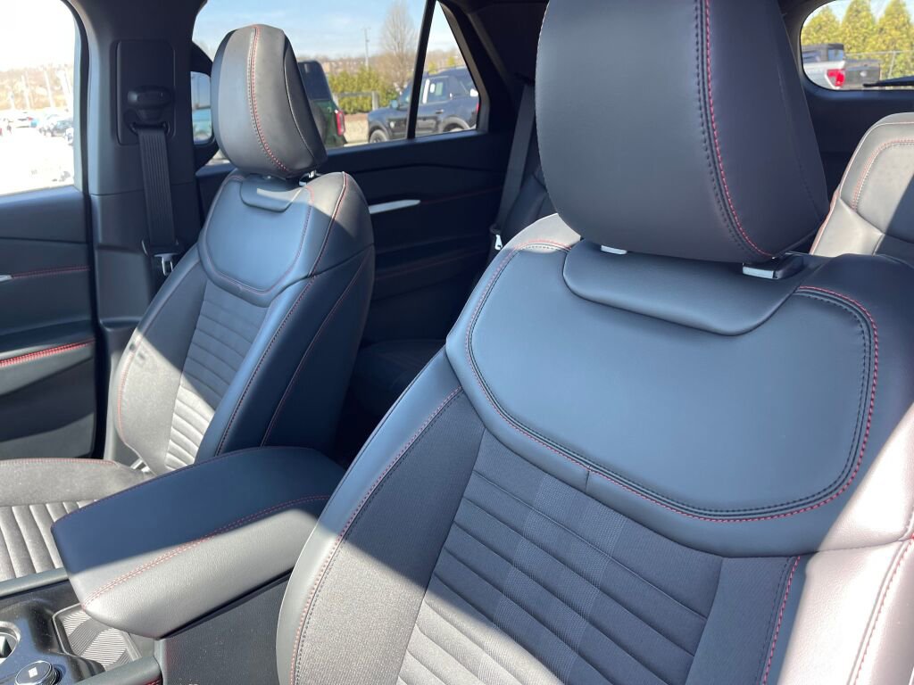 New 2026 Ford Explorer ST-Line image 9