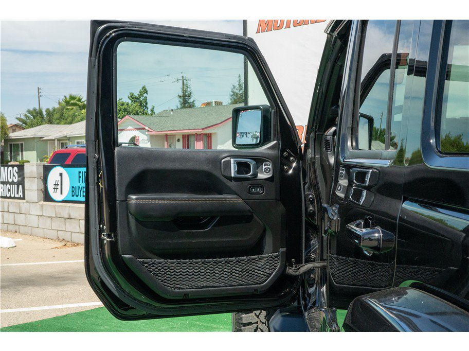 Used 2021 Jeep Wrangler Unlimited Sahara AWD/4WD image 31