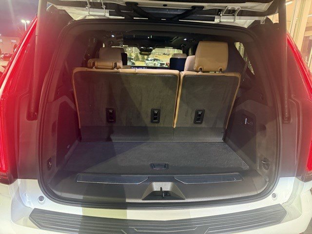 Used 2025 Cadillac Escalade Premium Luxury image 15