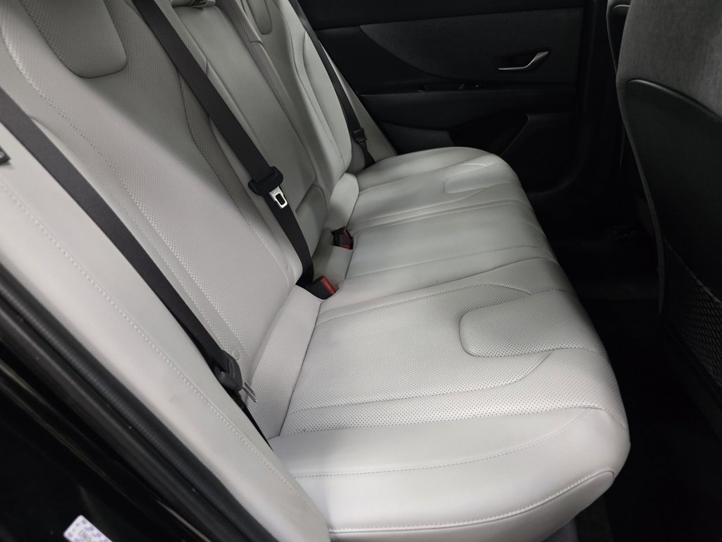 Used 2024 Hyundai Elantra Limited image 21