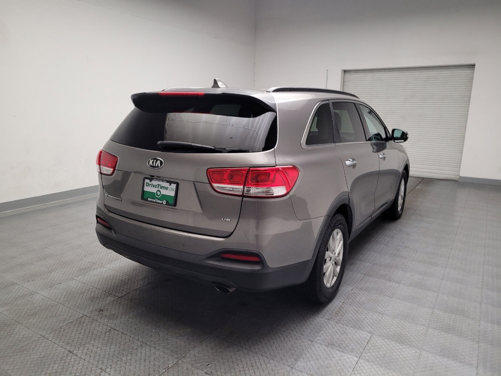 Used 2017 Kia Sorento LX w/ LX V6 Convenience Package FWD image 9