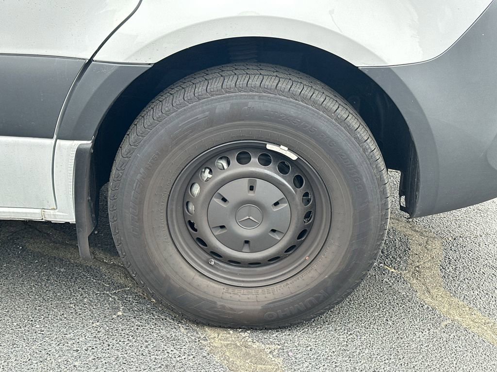 Used 2025 Mercedes-Benz Sprinter 2500 image 13