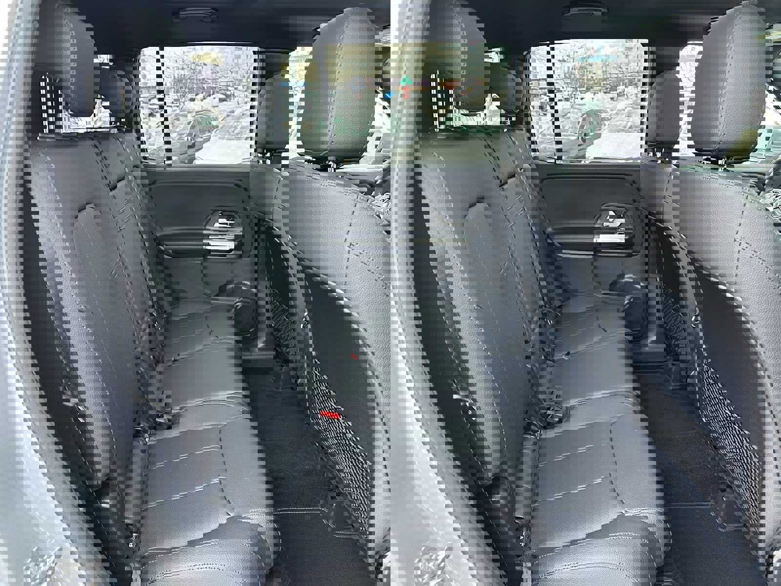 Used 2026 Mercedes-Benz GLB 250 4MATIC image 10