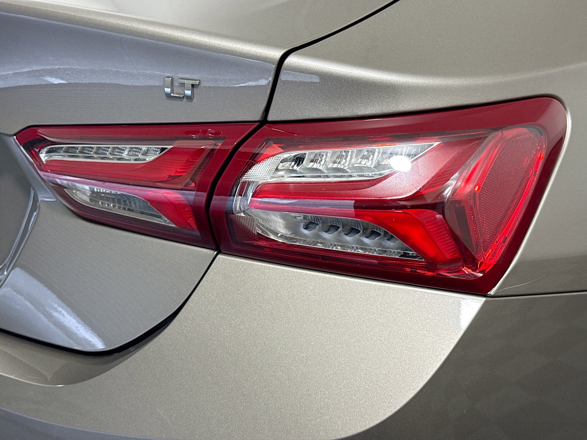 Used 2022 Chevrolet Malibu LT image 34