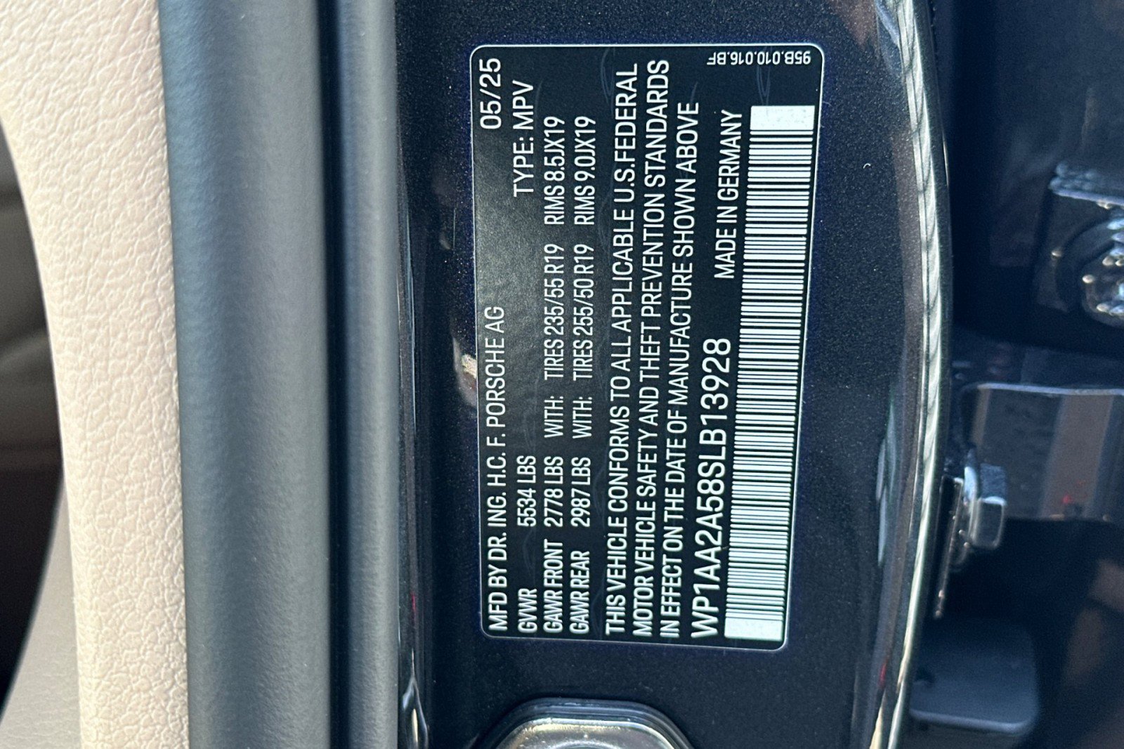 Used 2025 Porsche Macan image 29