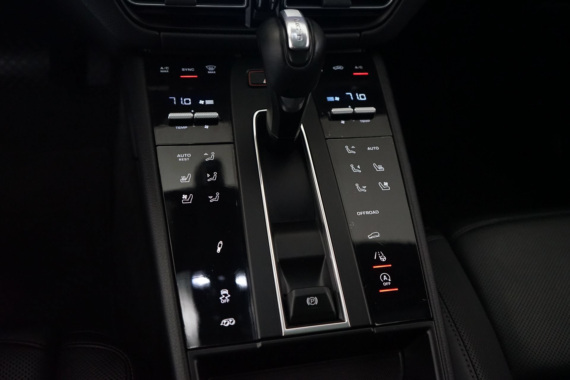 Used 2023 Porsche Macan S AWD/4WD image 16