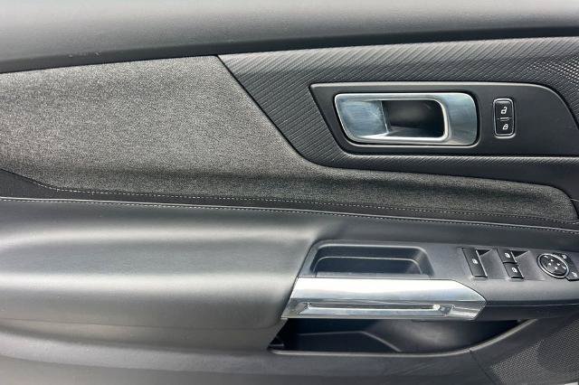 Used 2025 Ford Mustang Convertible RWD image 17