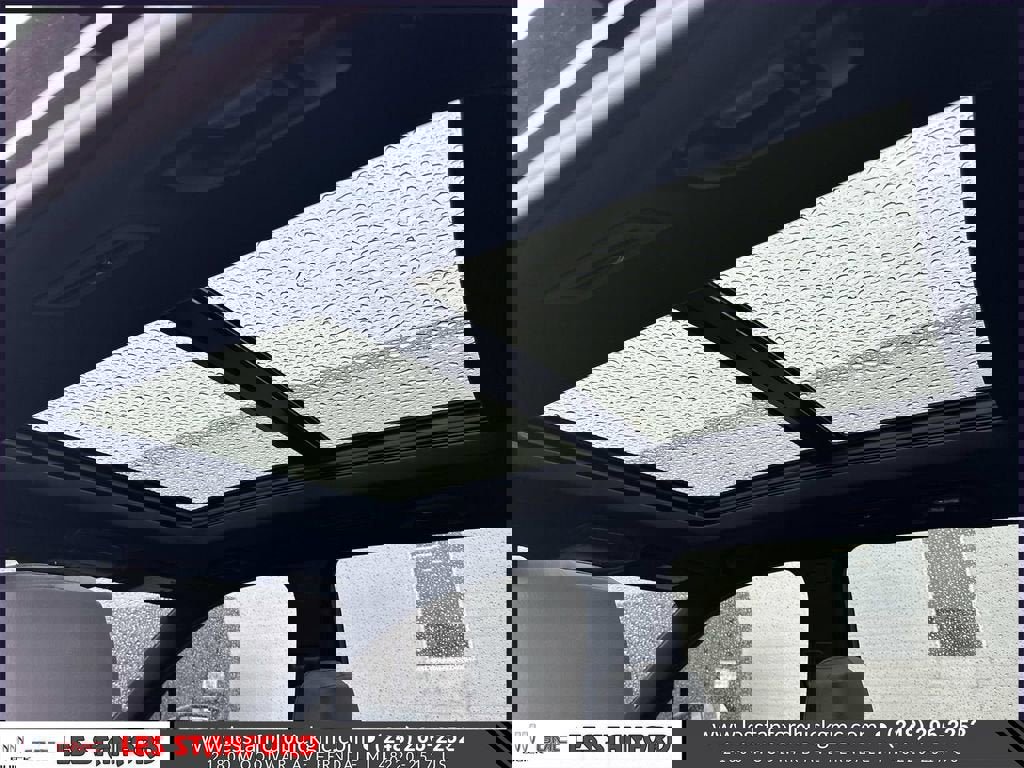 Used 2025 Cadillac XT6 Luxury AWD/4WD image 15