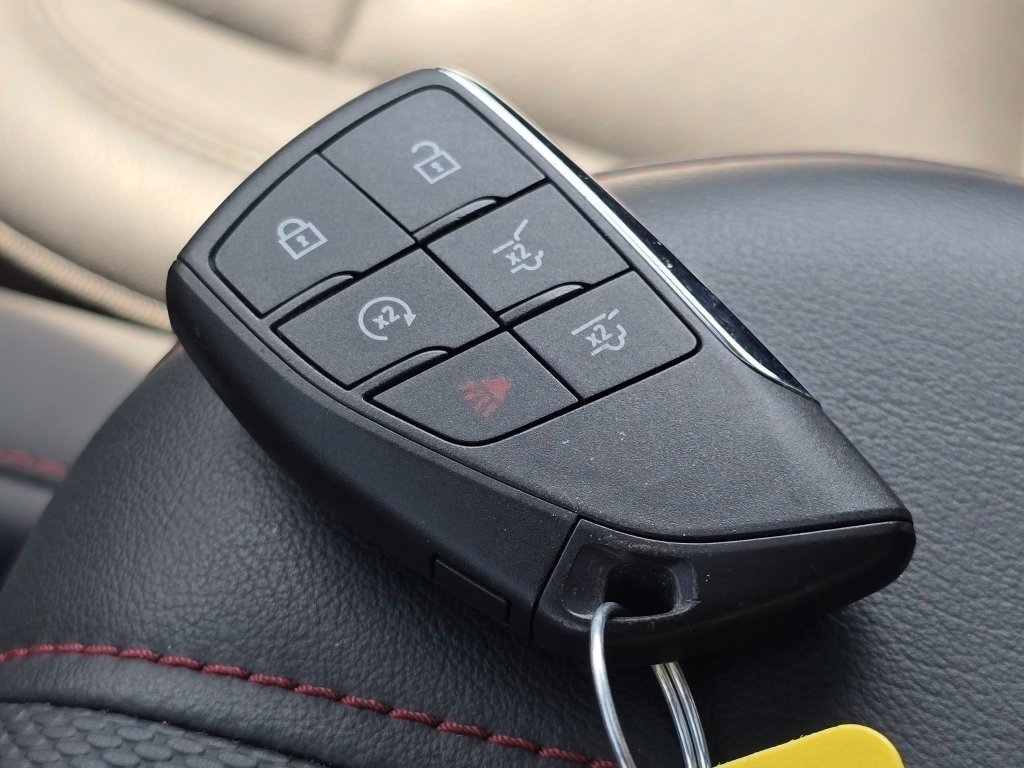 Used 2023 Chevrolet Suburban RST w/ Luxury Package image 34