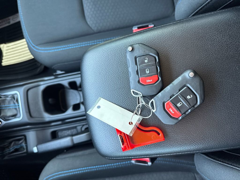 Used 2023 Jeep Wrangler Unlimited Rubicon 4xe image 30