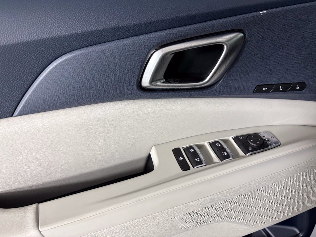 New 2026 Kia Carnival EX FWD image 19