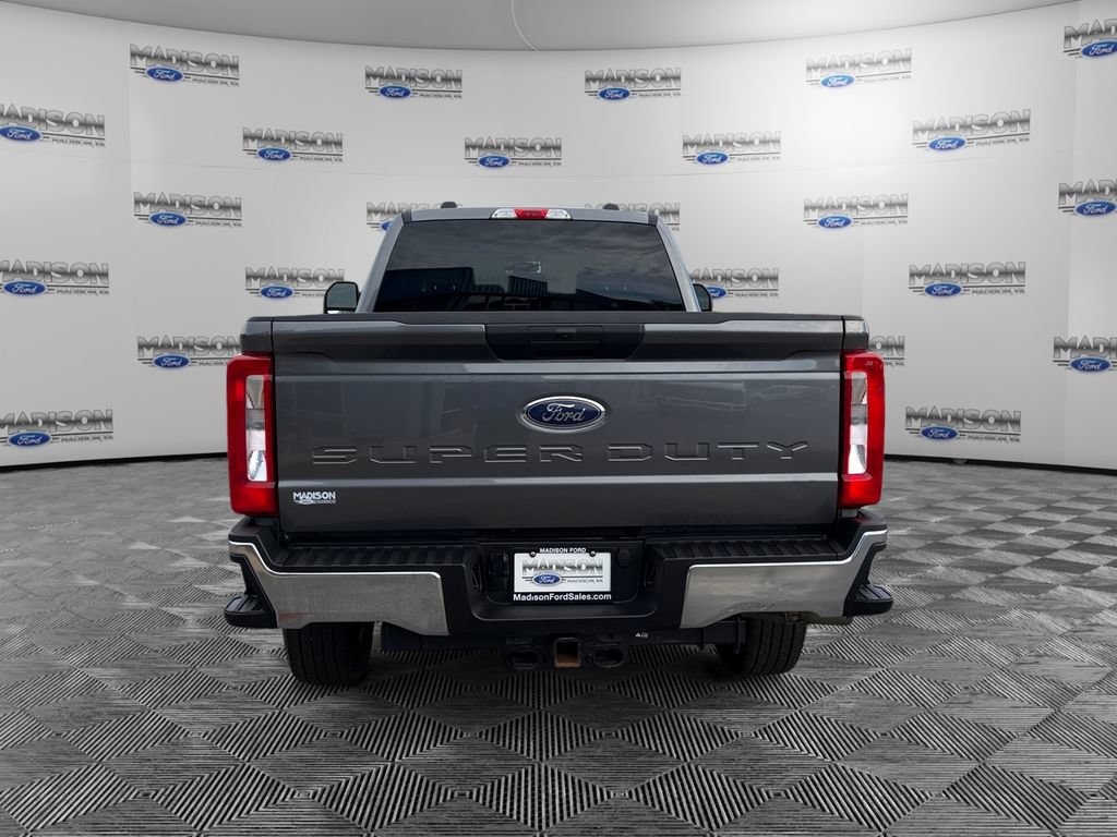 Used 2025 Ford F250 XLT AWD/4WD image 4