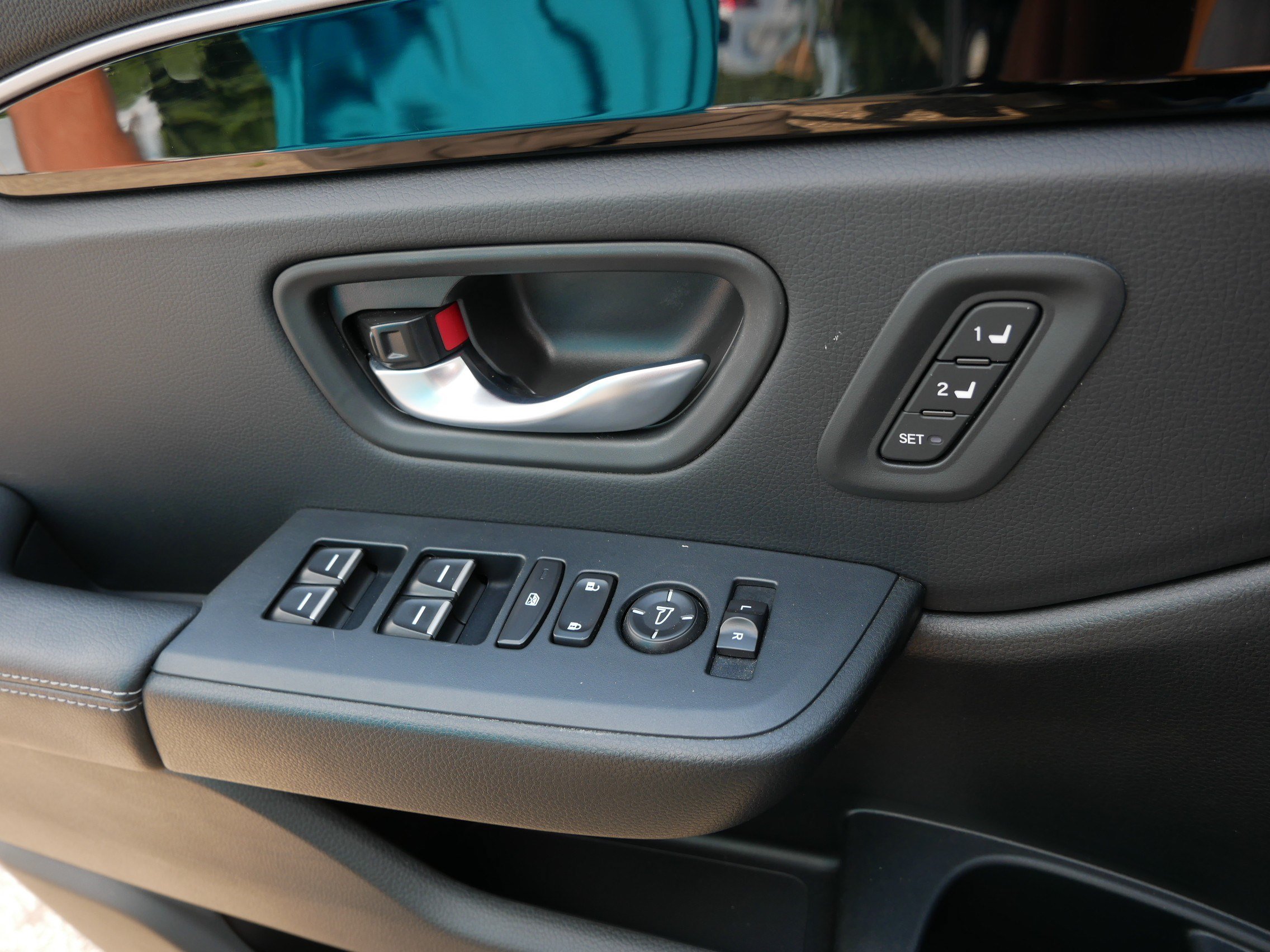 Used 2025 Honda Pilot EX-L image 27