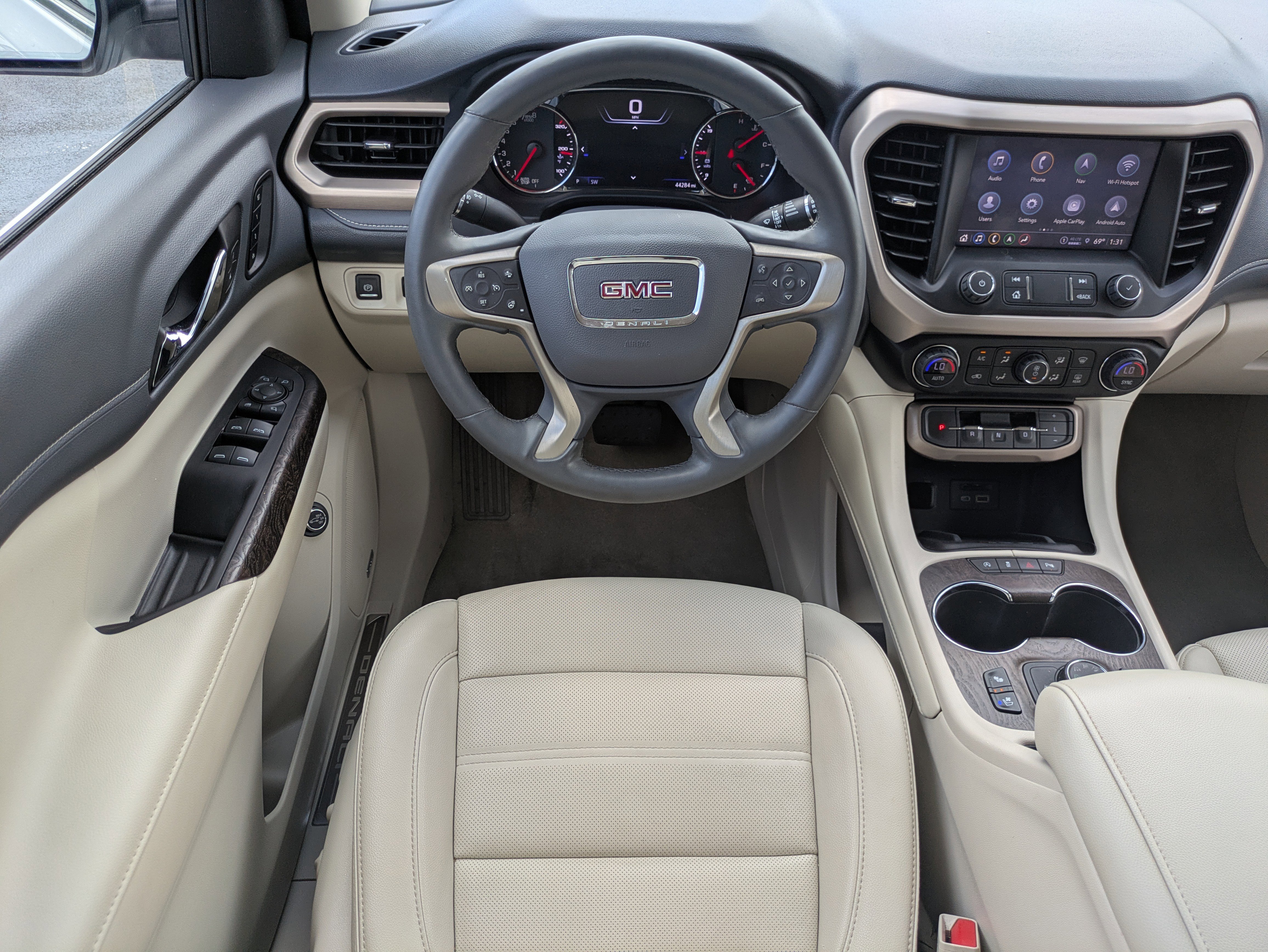 Used 2023 GMC Acadia Denali image 4