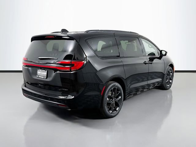 New 2026 Chrysler Pacifica Limited w/ S Appearance Package image 7