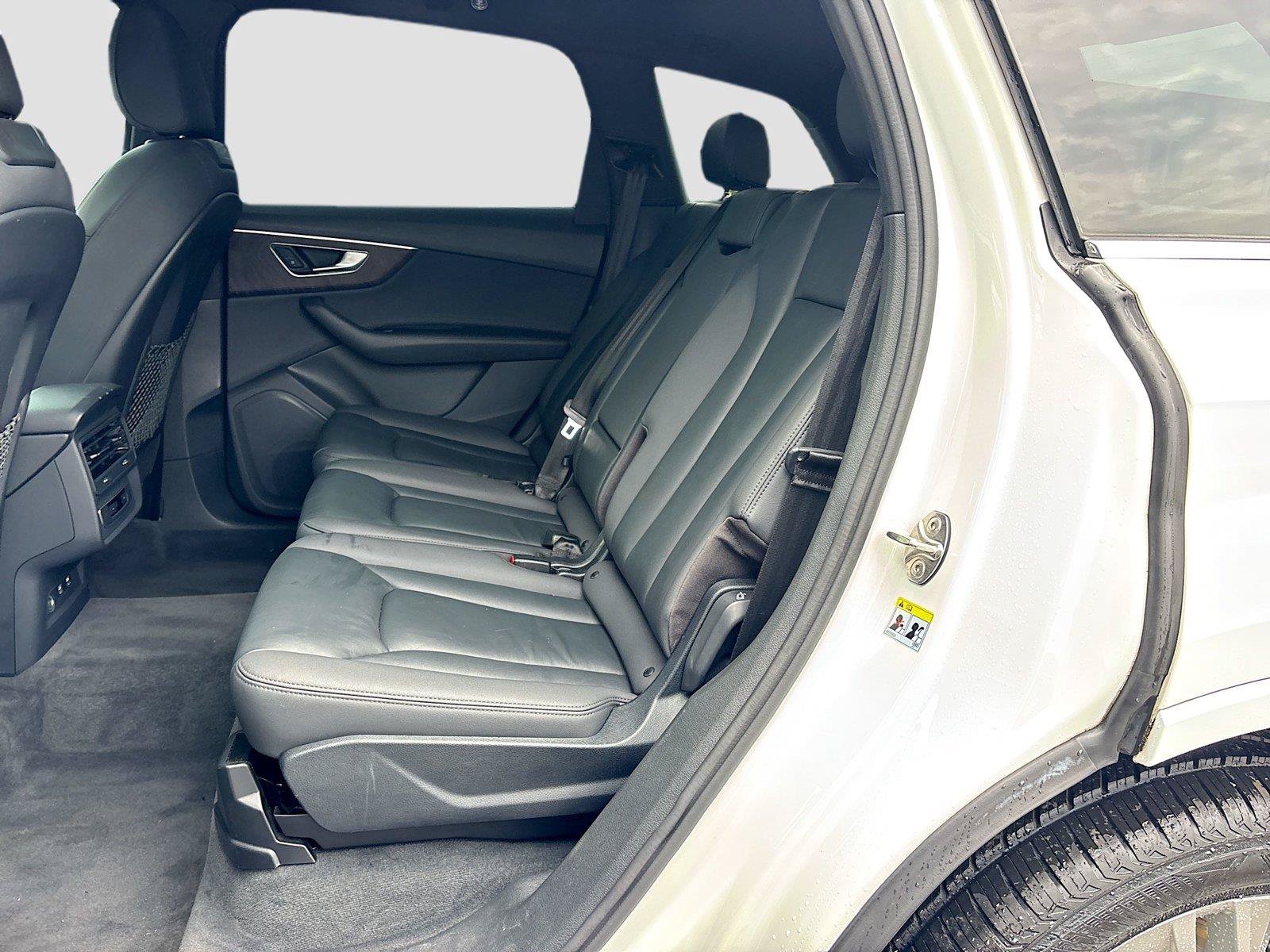 Used 2020 Audi Q7 2.0T Premium w/ Convenience Package AWD/4WD image 29