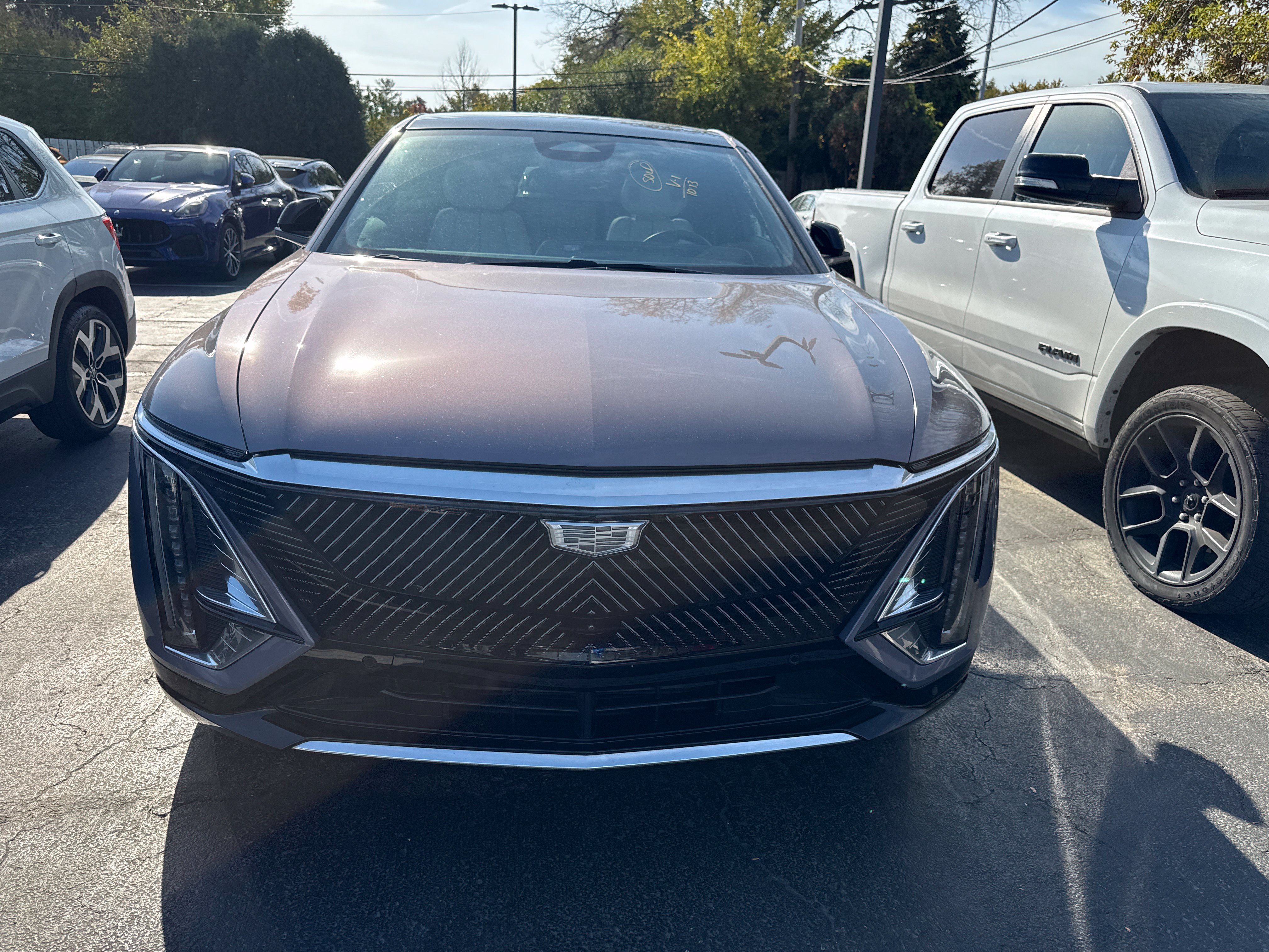 Used 2024 Cadillac Lyriq Luxury AWD/4WD image 2