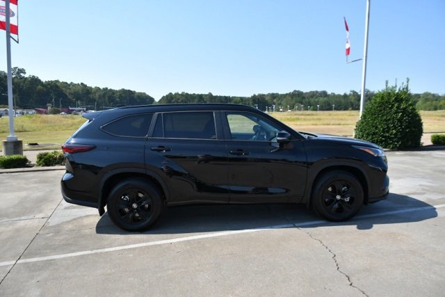 Used 2025 Toyota Highlander XLE image 7