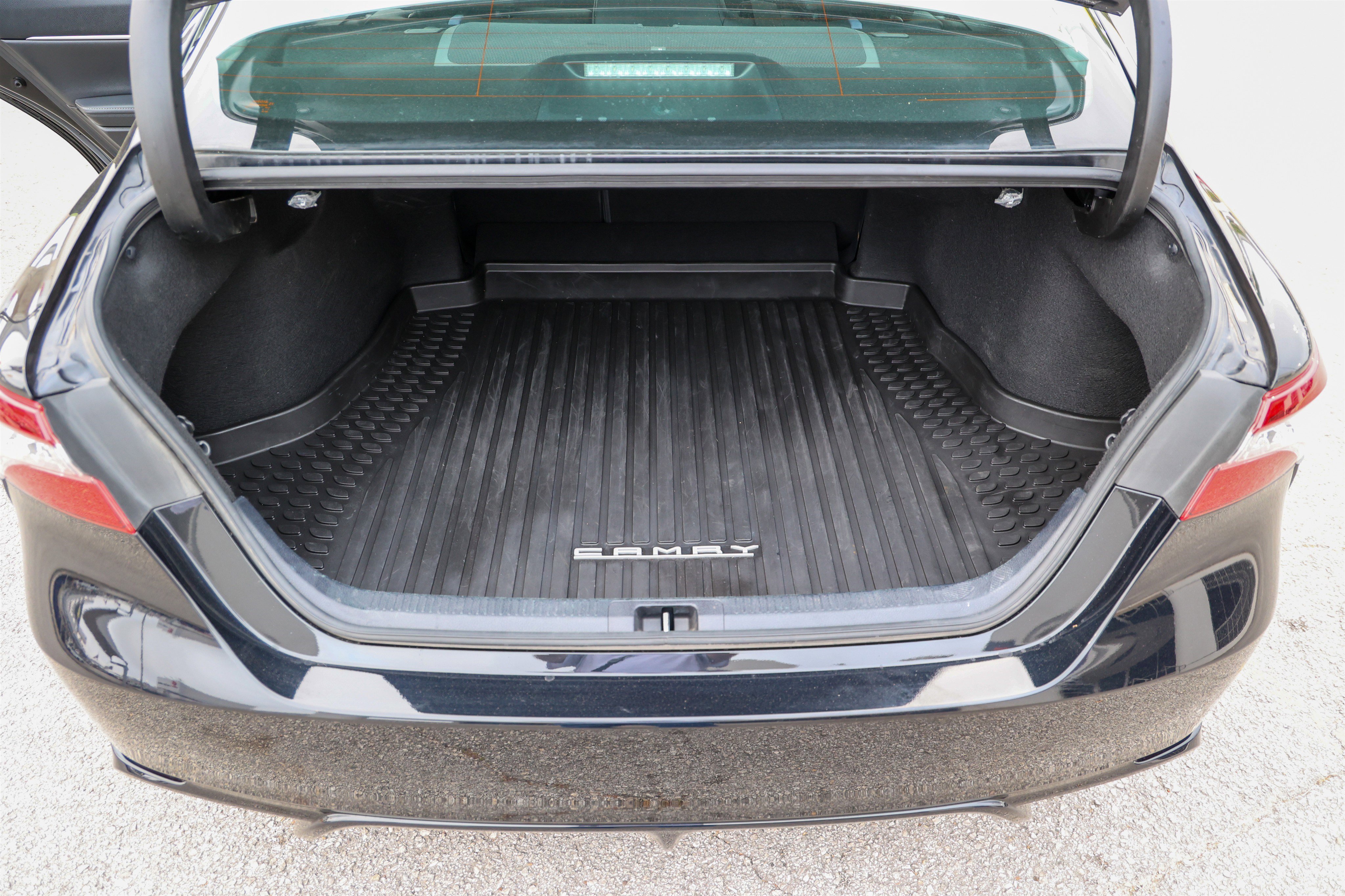 Used 2022 Toyota Camry XSE image 13