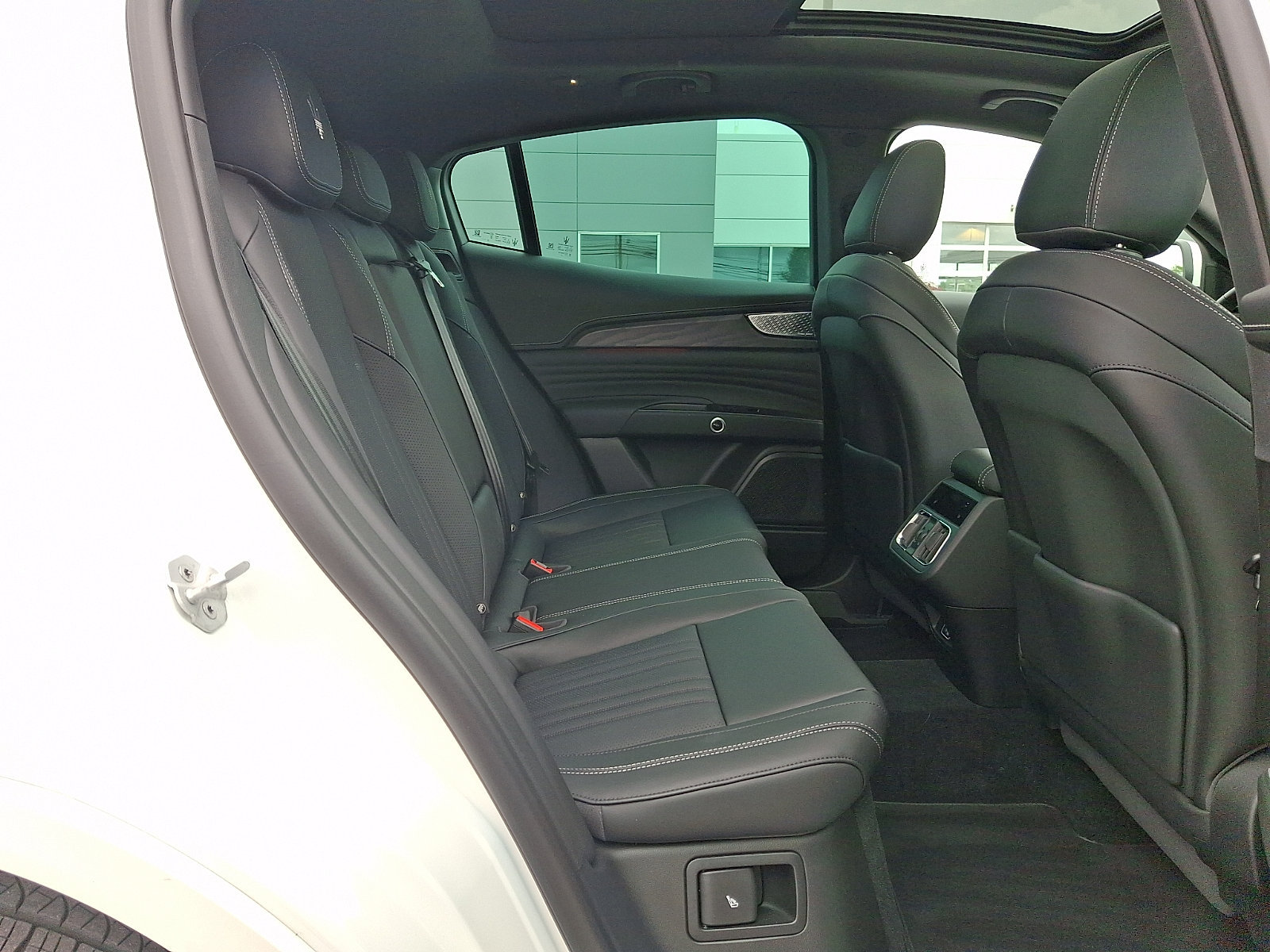 Certified 2025 Maserati Grecale Folgore AWD/4WD image 27