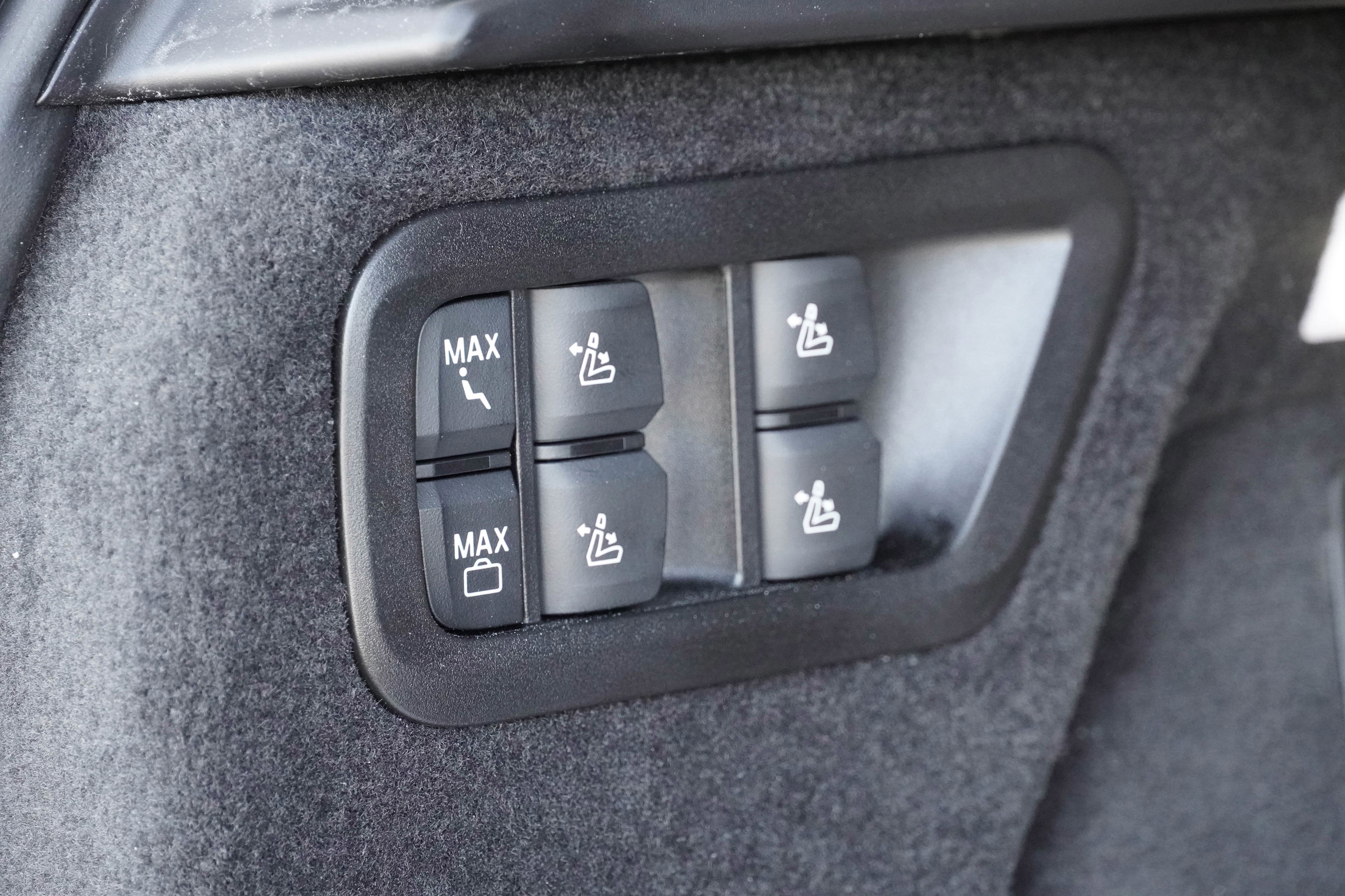 Used 2026 BMW X7 xDrive40i w/ Executive Package image 42