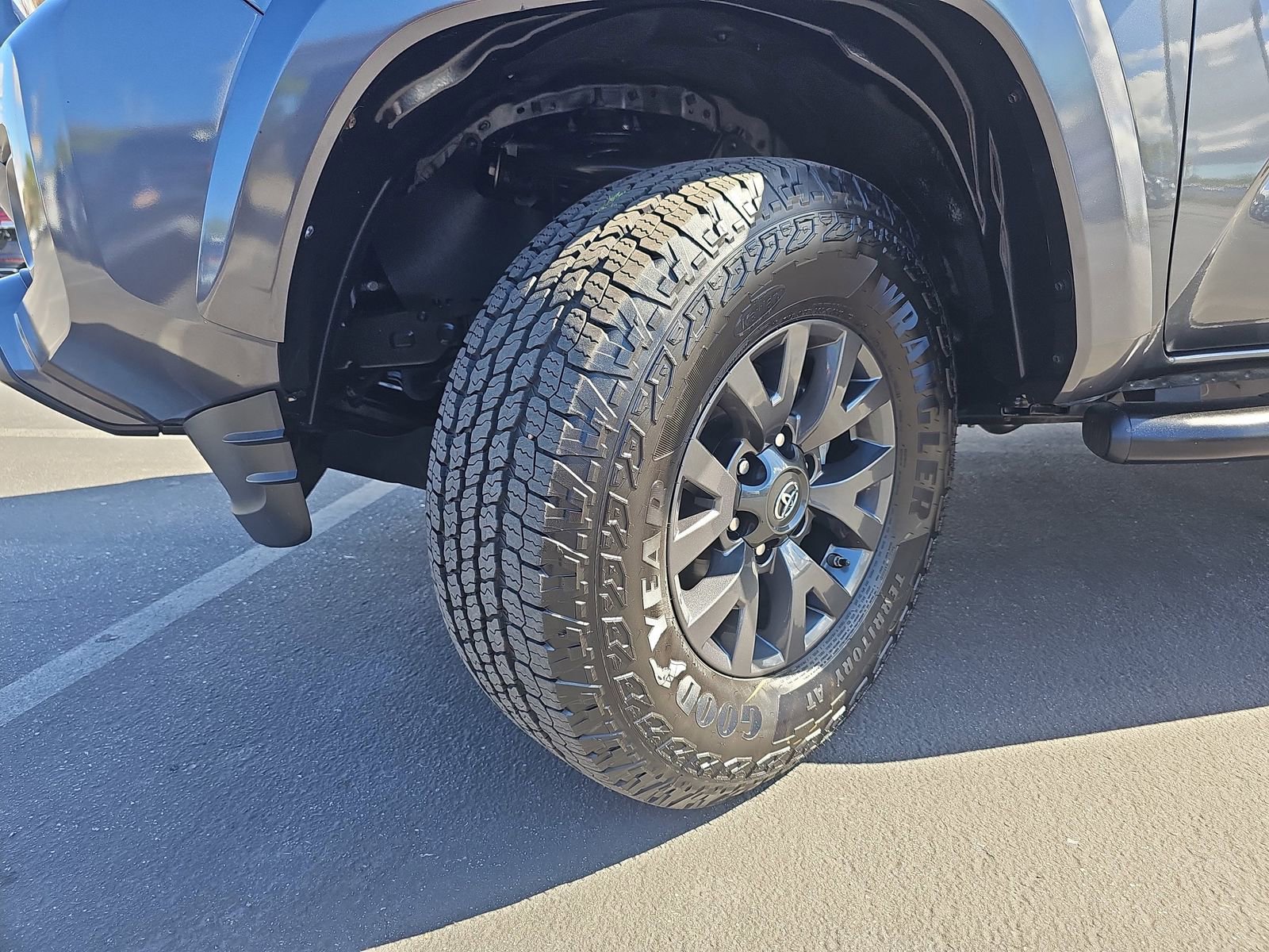 Used 2020 Toyota Tacoma SR5 RWD image 32