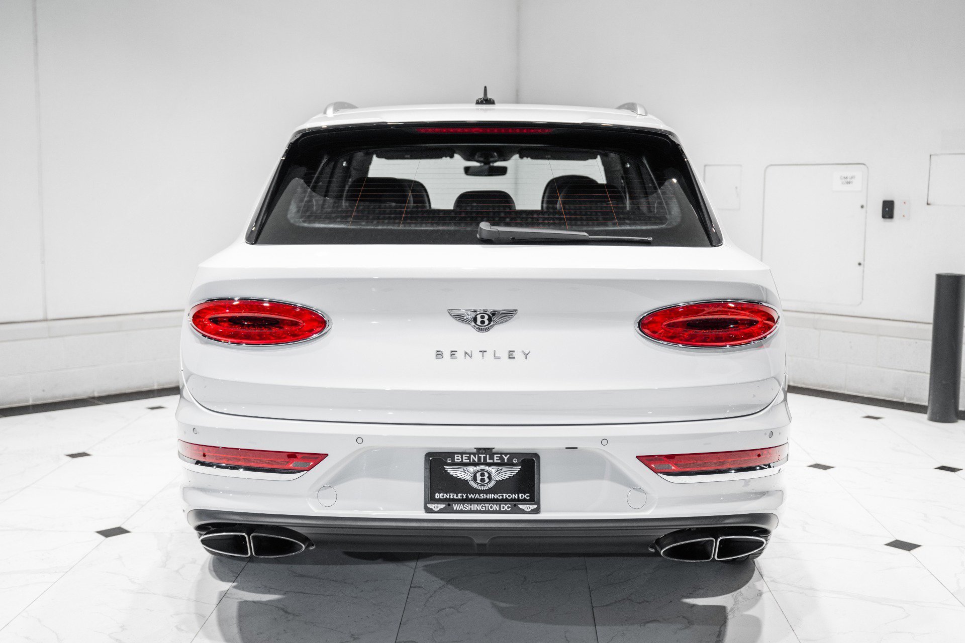 Used 2023 Bentley Bentayga image 10