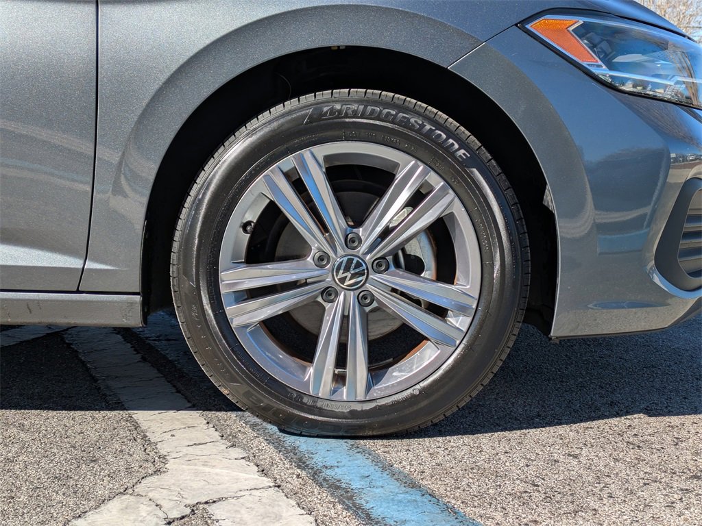 Used 2023 Volkswagen Jetta SE image 11