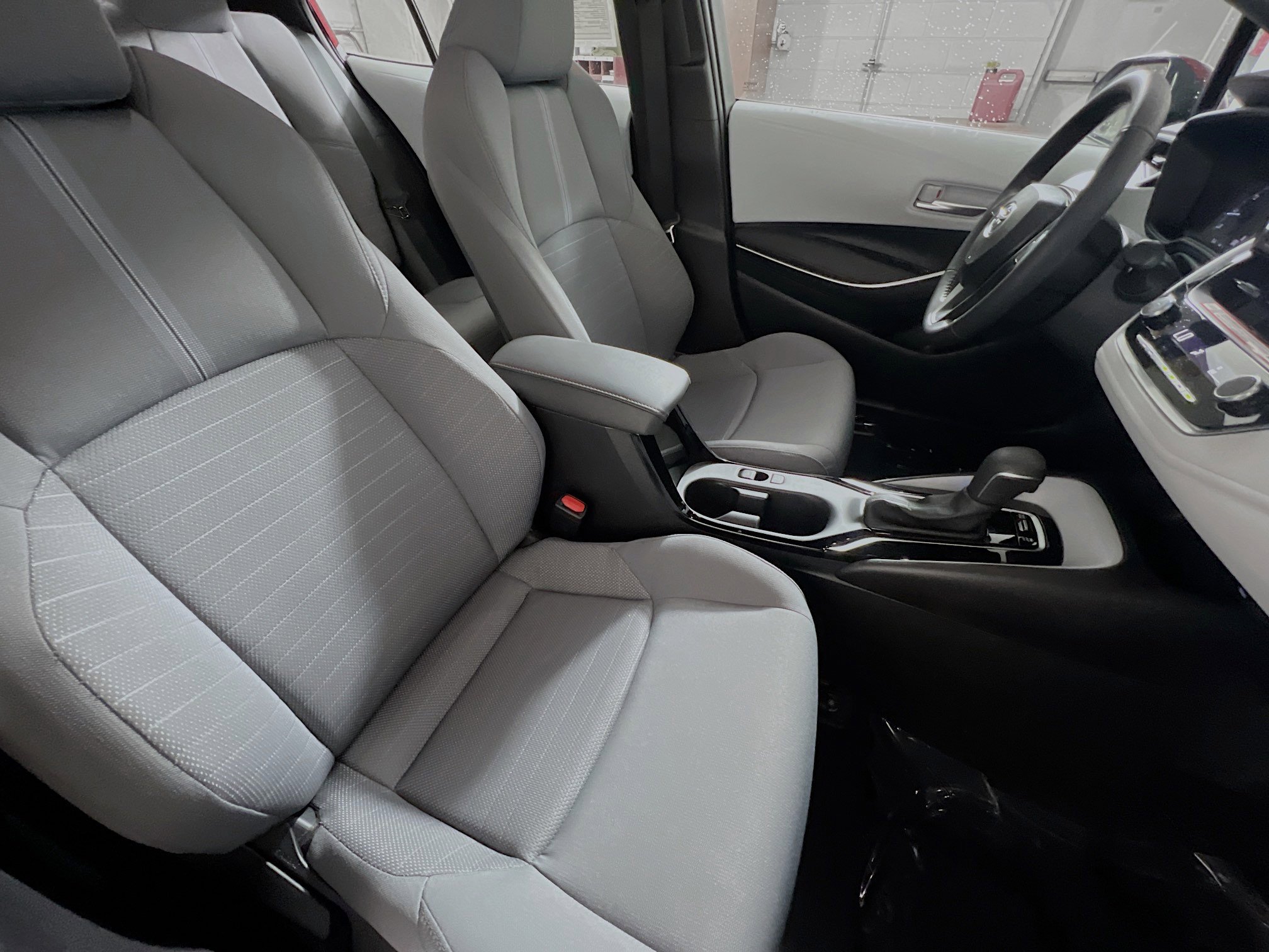 Used 2025 Toyota Corolla SE image 31