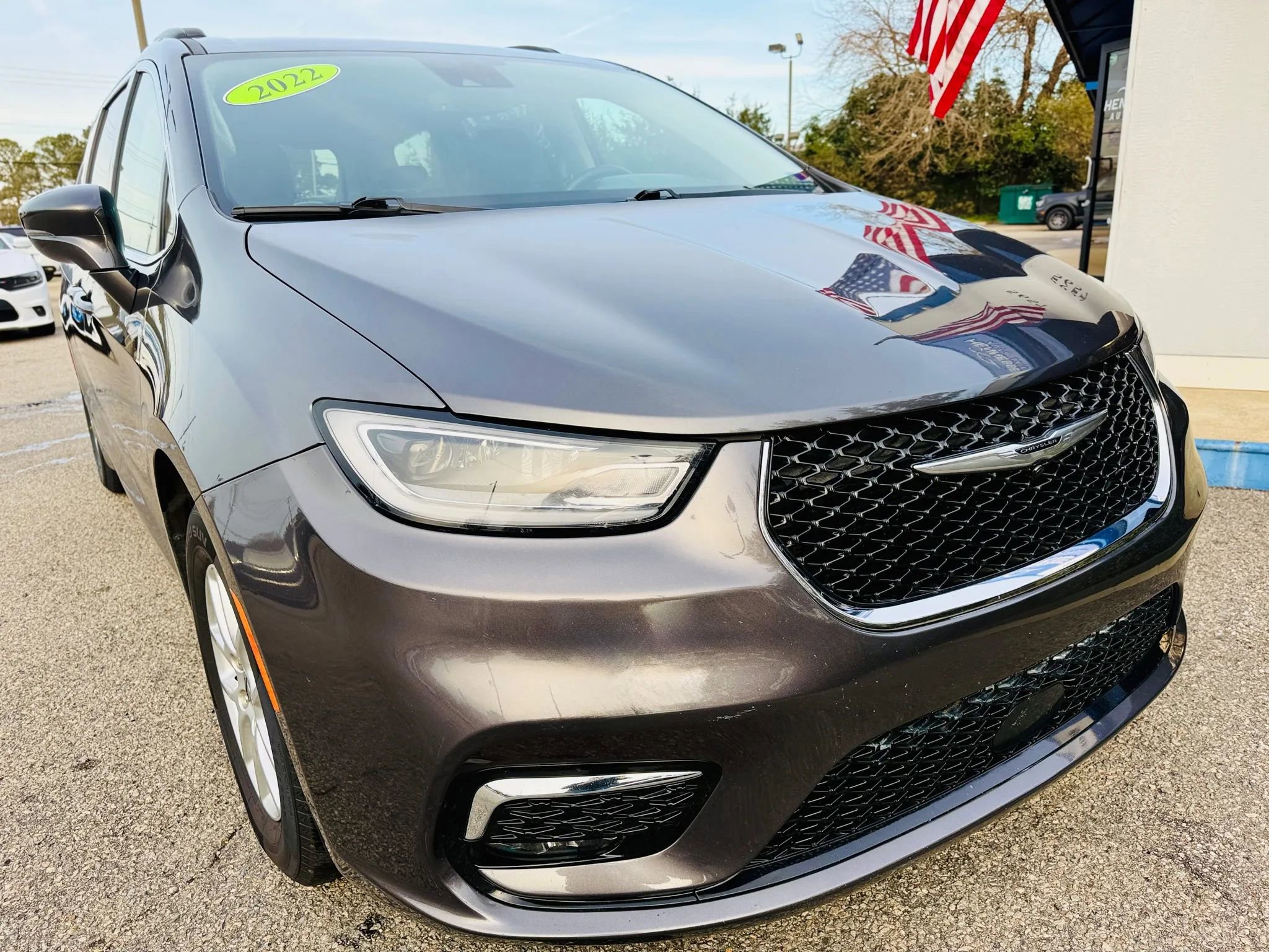 Used 2022 Chrysler Pacifica Touring-L FWD image 8