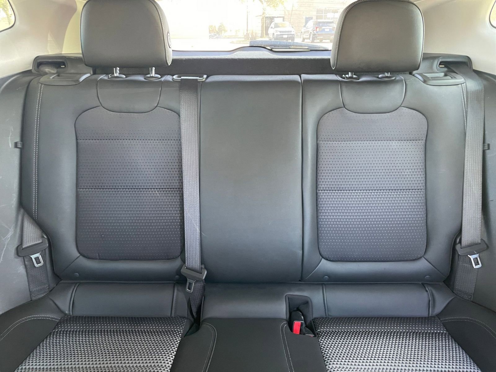 Used 2025 Chevrolet Trax LT FWD image 39