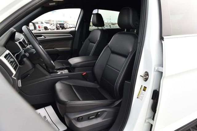 Used 2023 Volkswagen Atlas Cross Sport SE w/ Black Wheel Package image 19