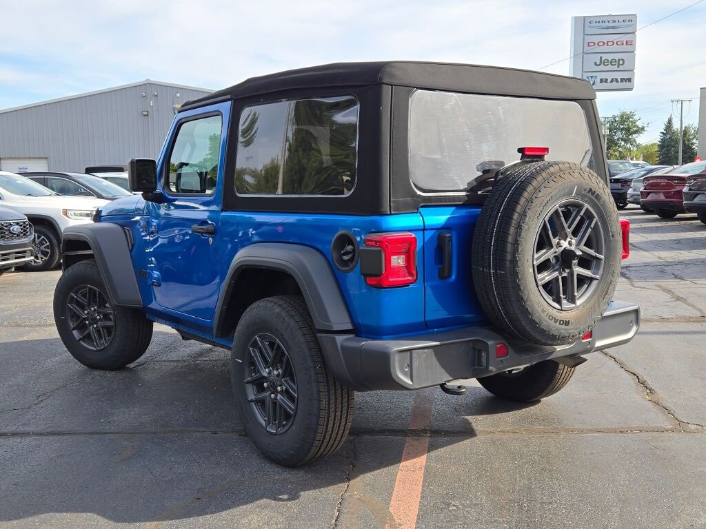 Used 2024 Jeep Wrangler Sport S image 9
